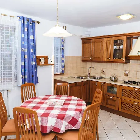 Apartma Nadi *